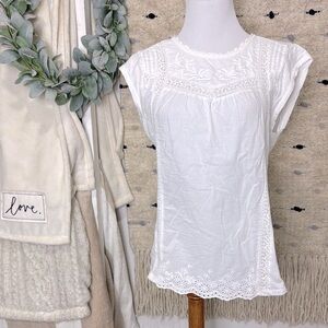 Lucky Brand White Fitted Cap Sleeve Blouse with crochet and cut out detailing S